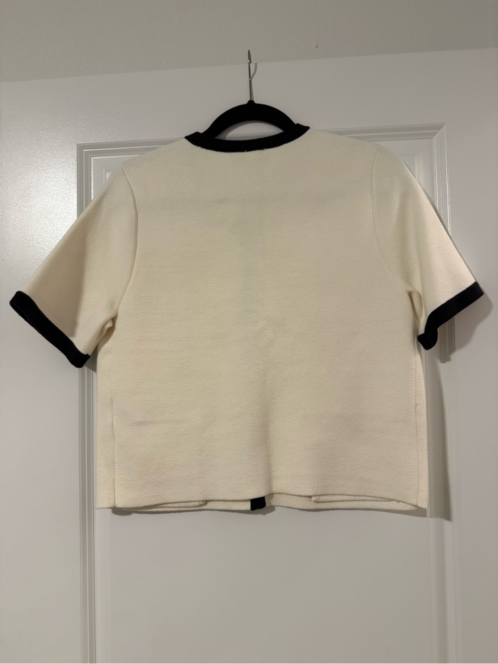 Abercrombie & Fitch Cream Short-Sleeve Cardigan with Black Trim - Picture 4 of 4